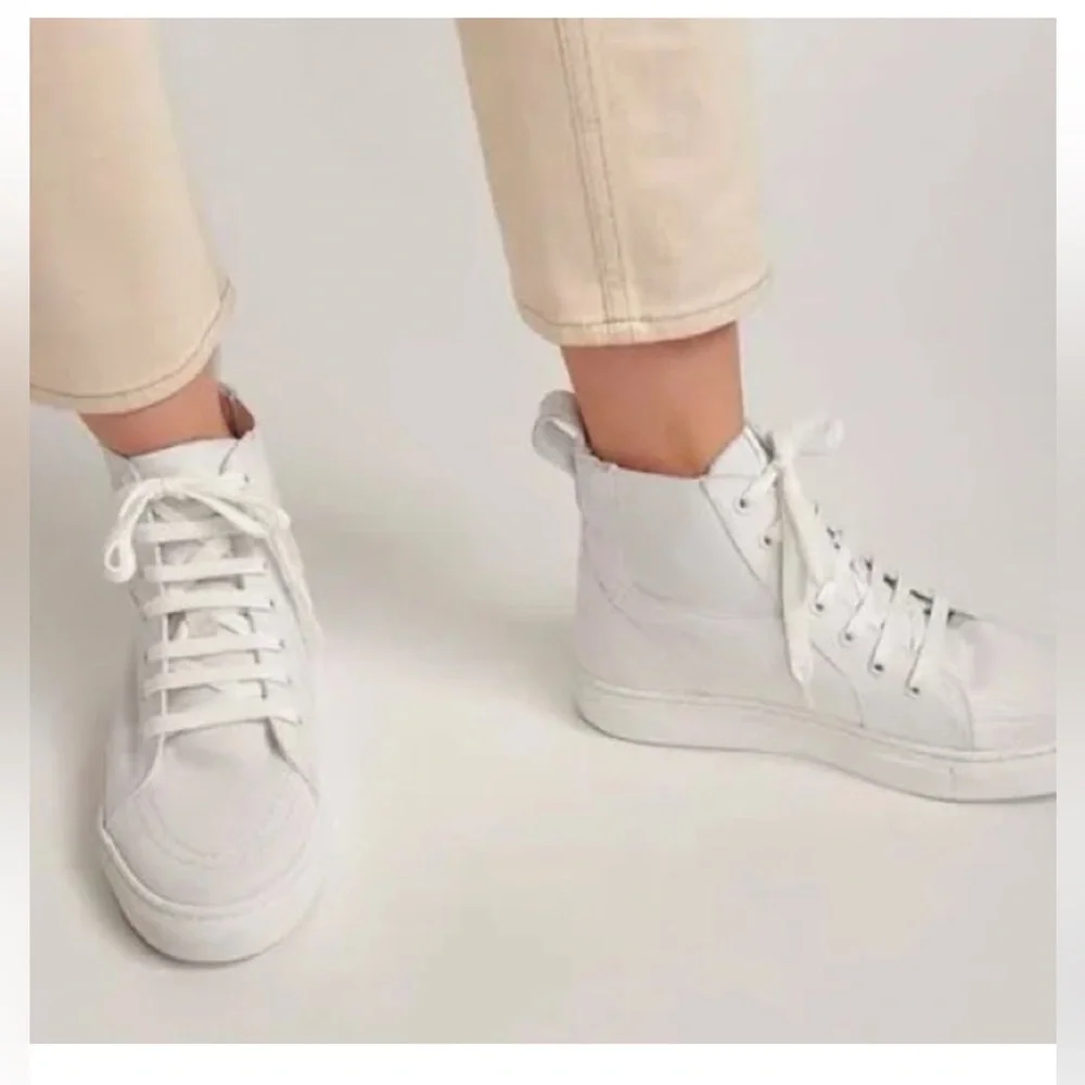 🍒Thakoon Pull On White High Top Sneakers. Size: 38